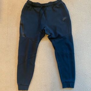 NIKE Men’s Tech Fleece jogger